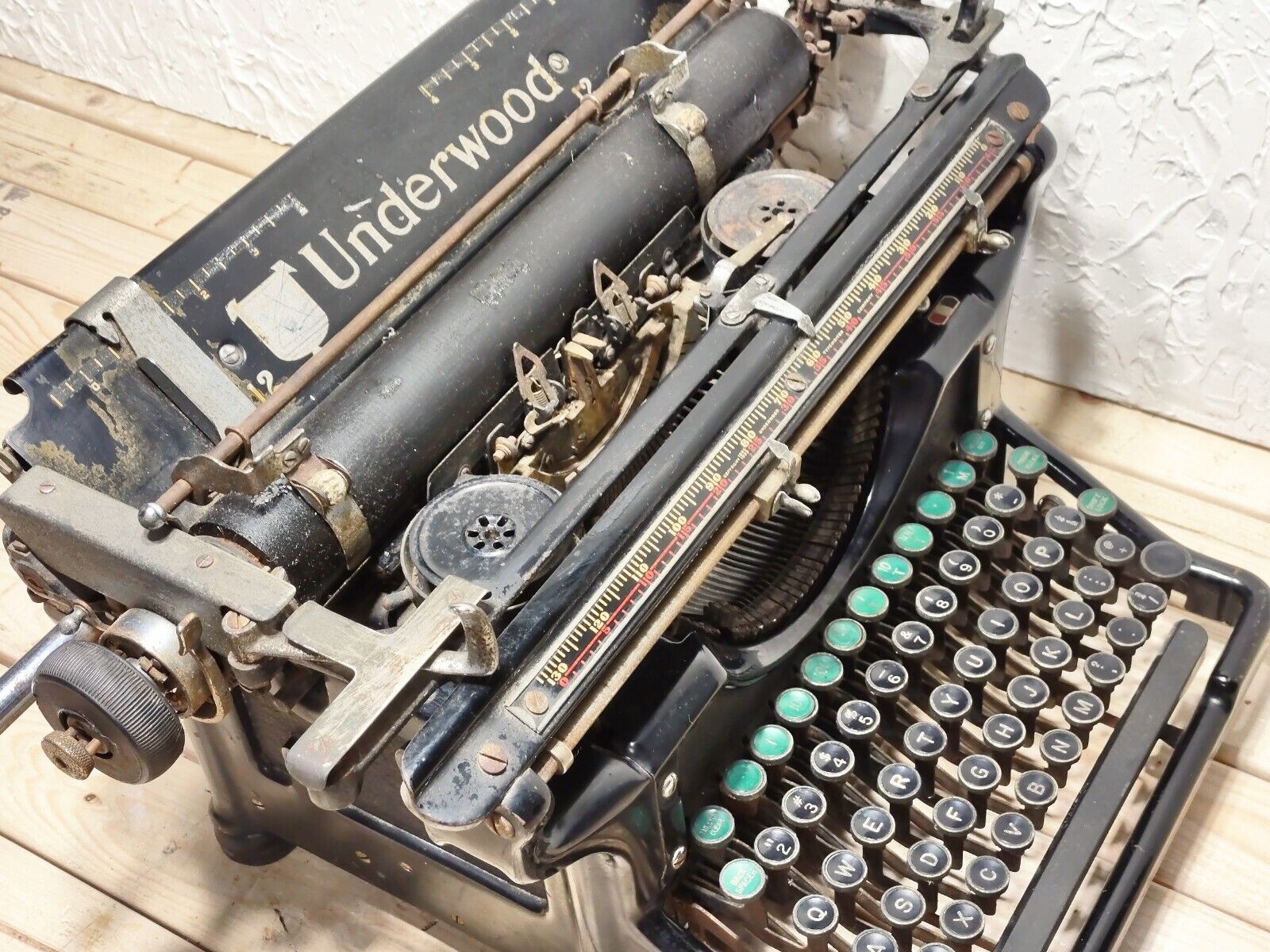 Antique Underwood No.6 Champion Typewriter - 15 Green Keys - Serial: 4528856-12