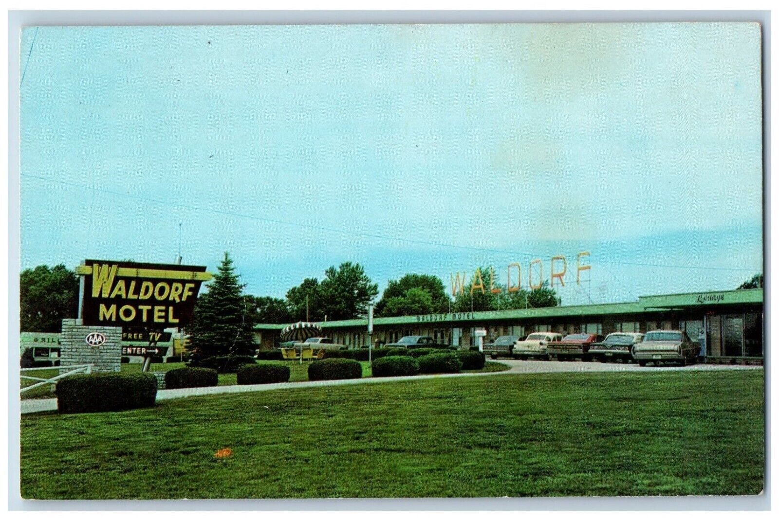 St Elmo Illinois Postcard Waldorf Motel Restaurant Building 1960 Vintage Antique