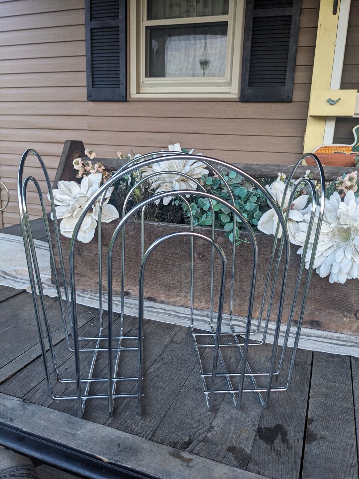 Vintage MCM Chrome Magazine Rack (in the style of Willi Glaeser for TMP)