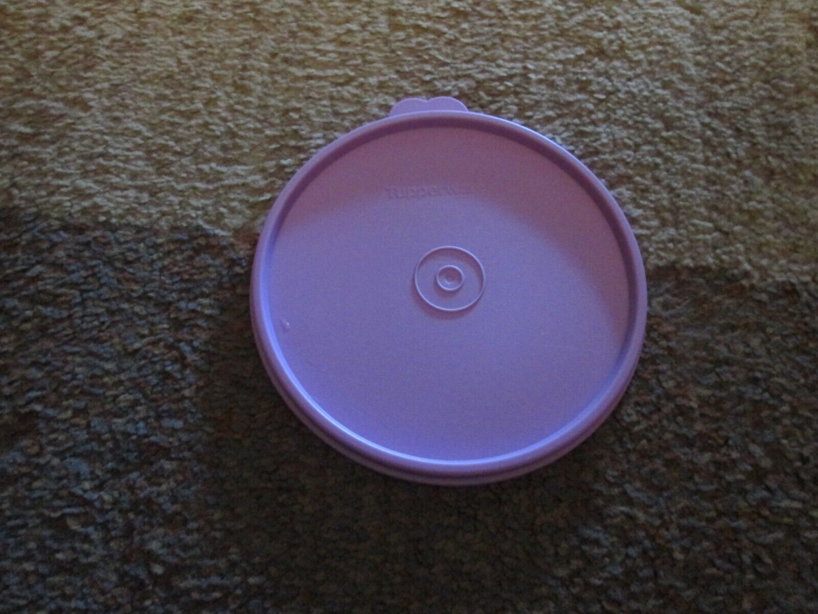 Tupperware Round Bowl Replacement  Lid 6793A-1 (5.5 Inch) Lavendar Purple
