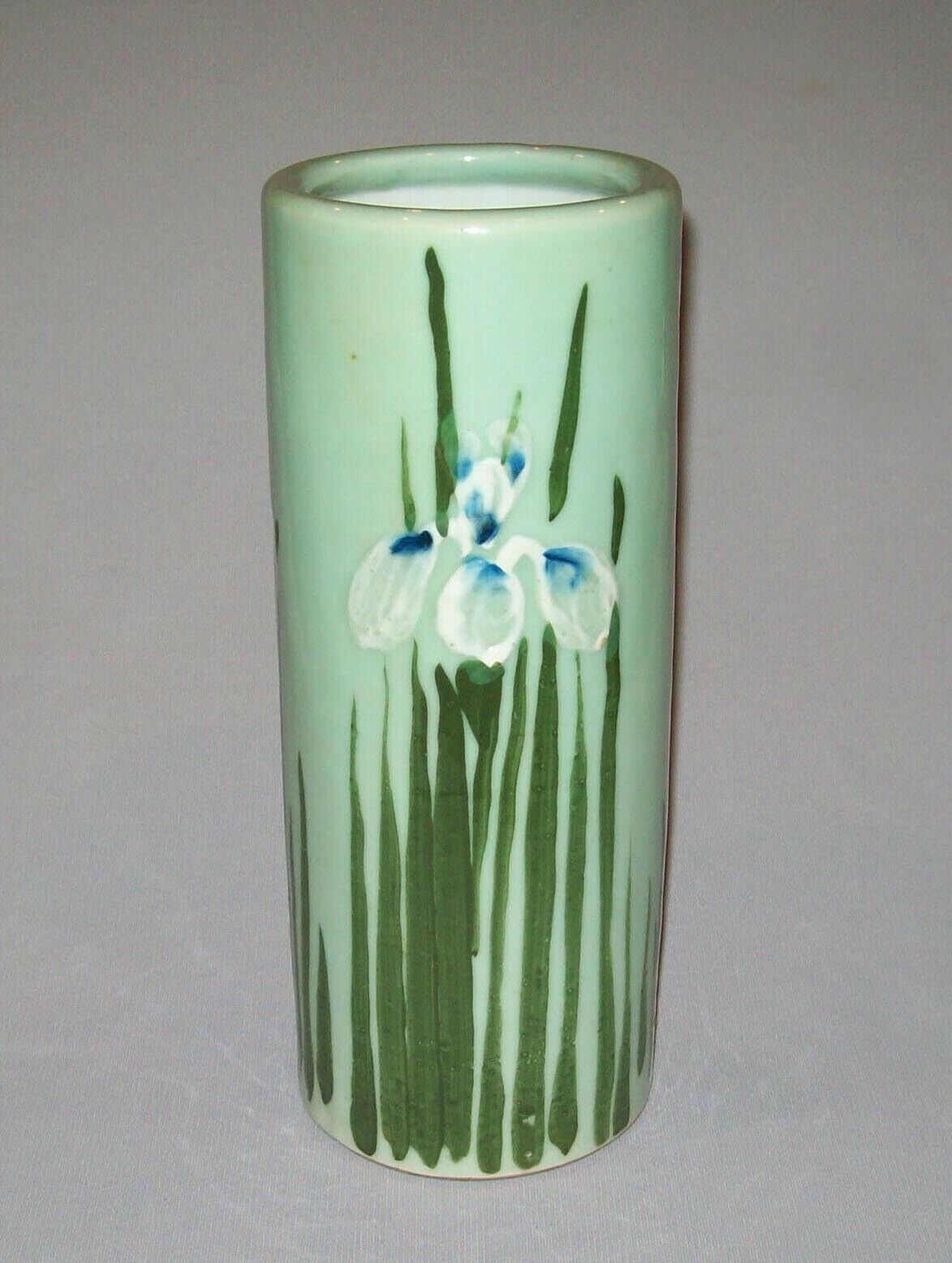 Great Old Vtg 20th C Art Pottery Vase Green Glaze Irises Pattern Unmarked Nice