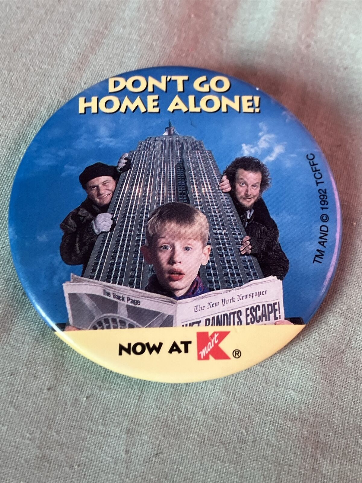 Home Alone 2 Lost in New York Movie VHS Release K-Mart Retro 1992 Pin Button