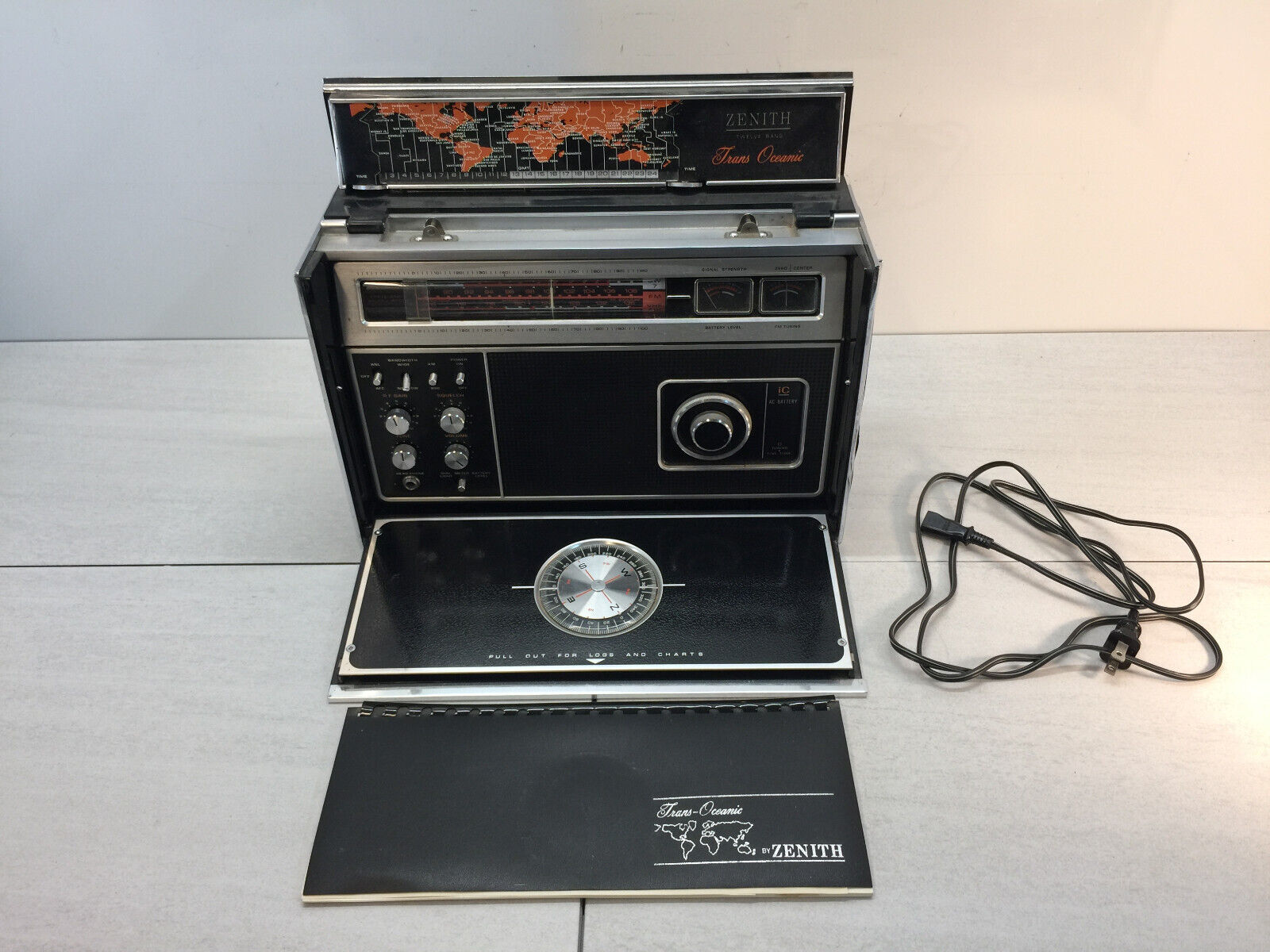 Zenith R-7000-2 12 Band TransOceanic AM/FM VHF SW Vintage Radio R7000