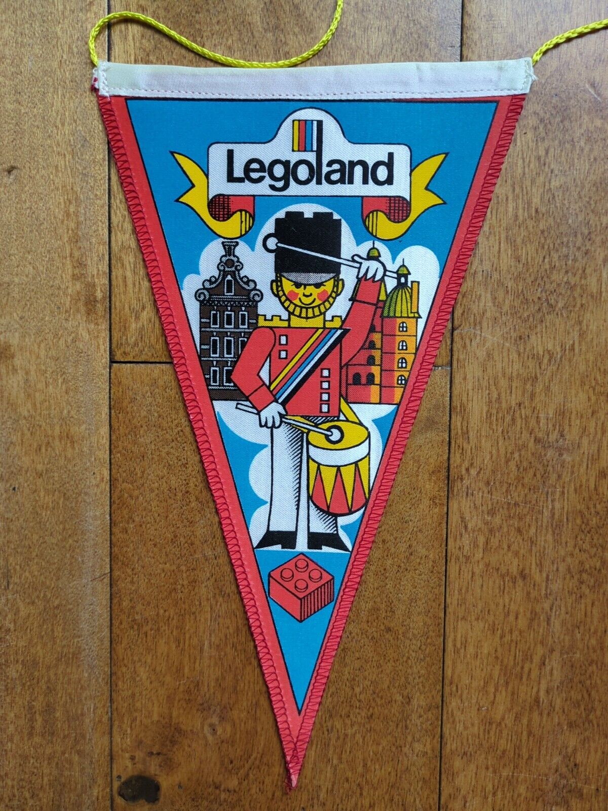 RARE - 1980s Legoland / Legoland Legoredo Flag/ Pennant (Legoland Billund)
