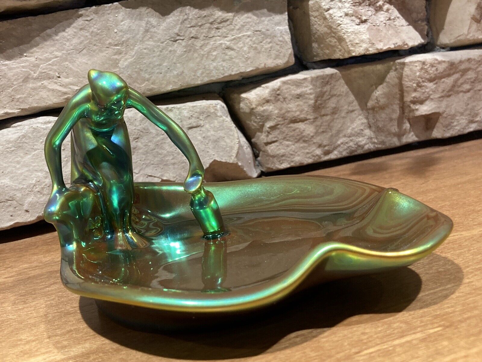 VINTAGE ZSOLNAY POTTERY EOSIN GOLD IRIDESCENT WOMAN AT WATER