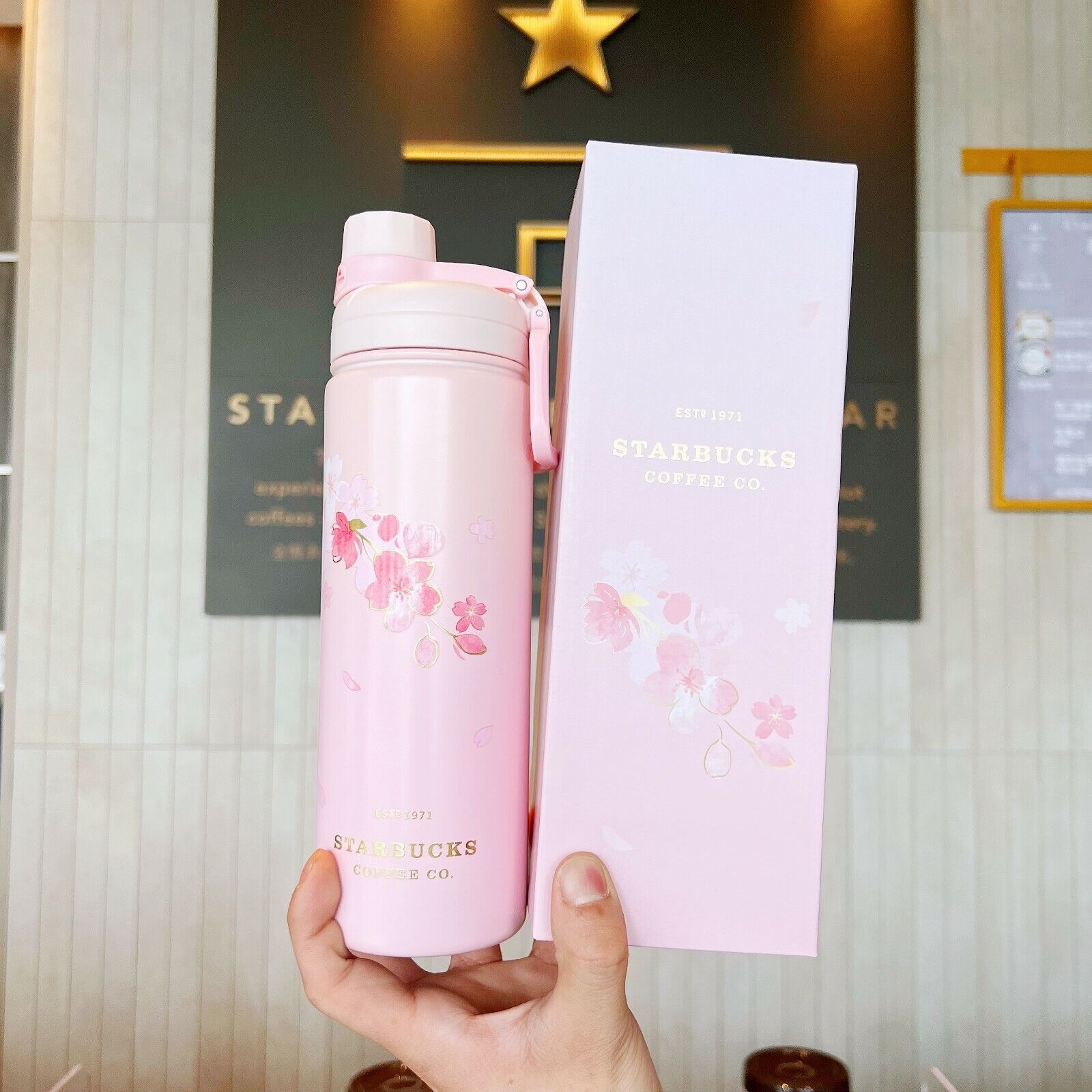 New 2022 China Starbucks Fallen Sakura Flower 21oz Staineless Steel Water Bottle