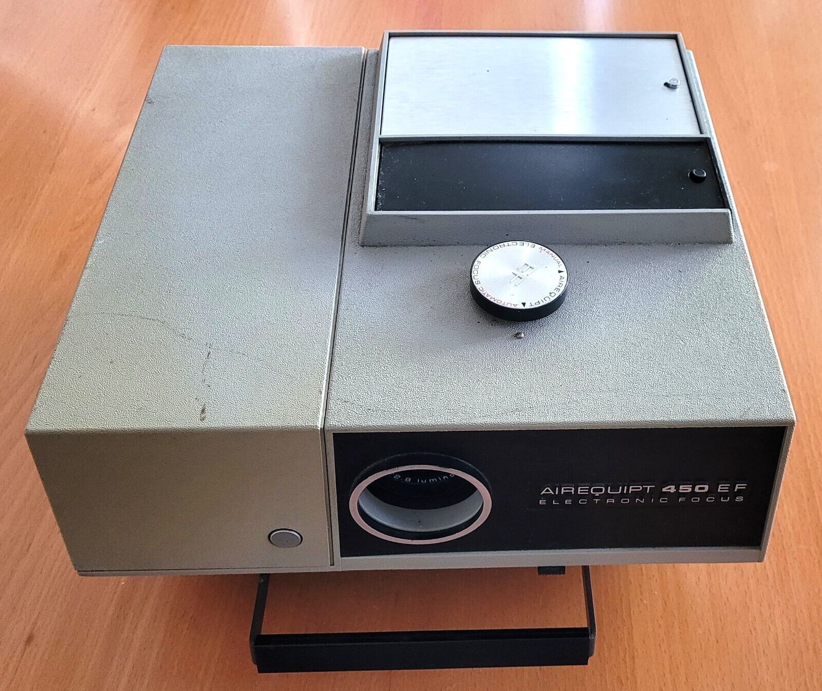 VINTAGE RARE AIREQUIPT 450 EF PROJECTOR WITH ELECTRONIC FOCUS