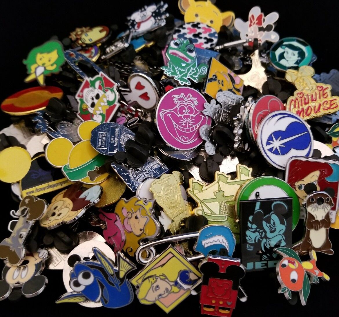 Disney Trading Pins random lot of 100 1-3 Day Shipping 100% tradable NO doubles
