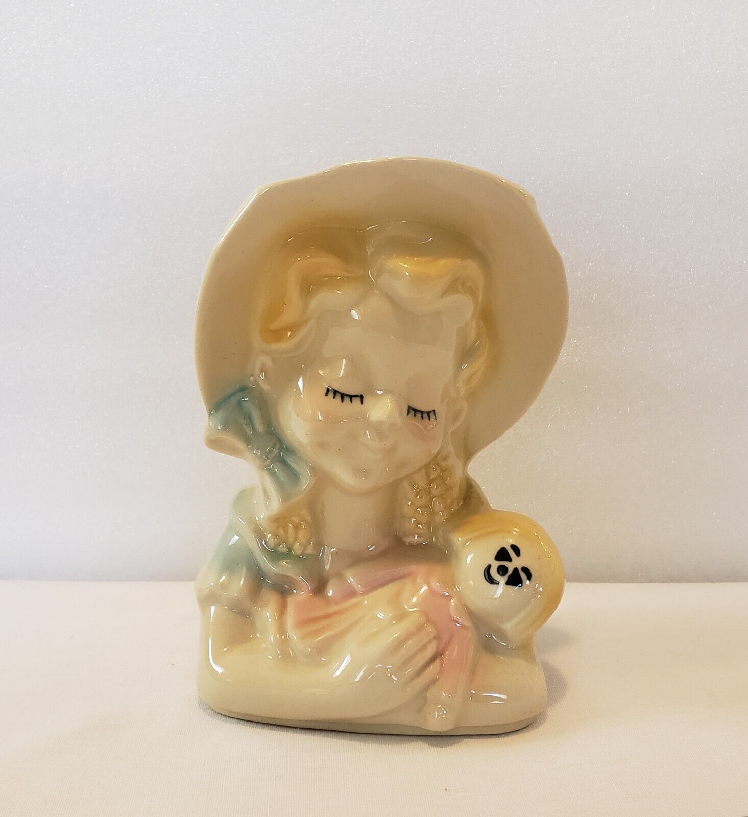 Shawnee Wall Pocket Head Vase Young Girl  Holding Doll USA 810 Vintage Pottery