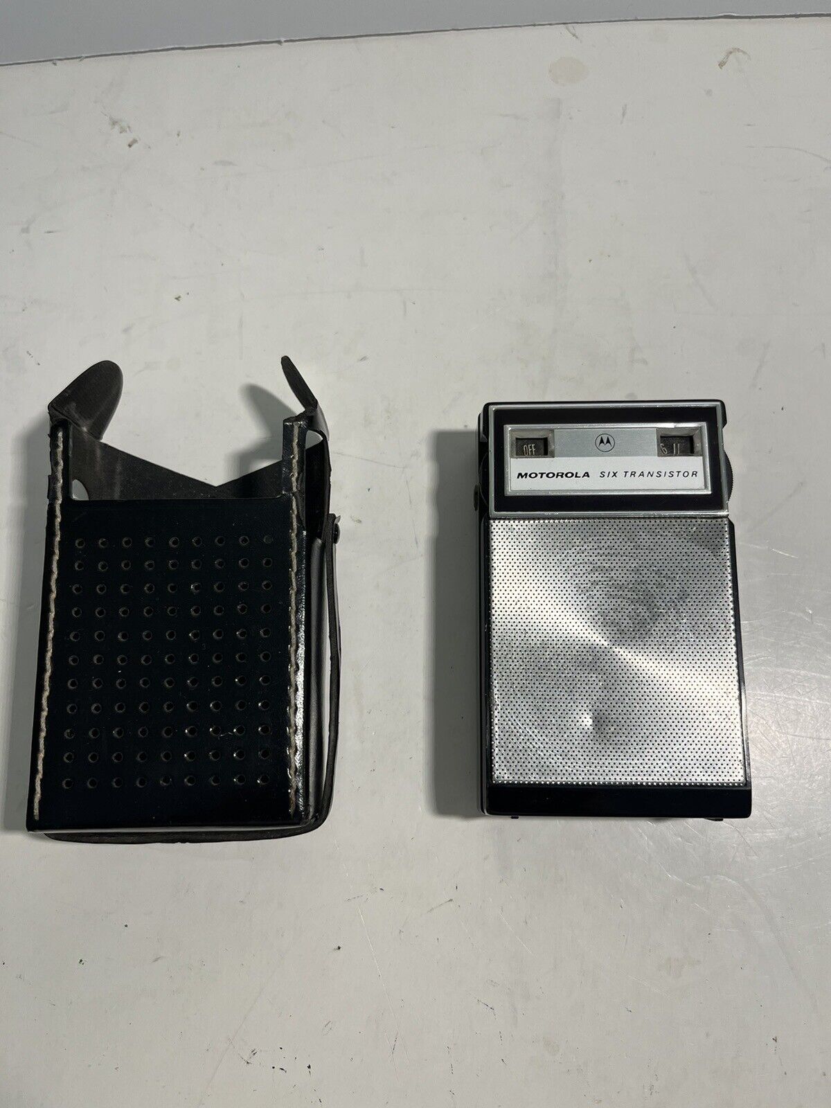 Motorola Six 6 Transistor Radio Model XP20DE 9 Volt Vintage Tested Works