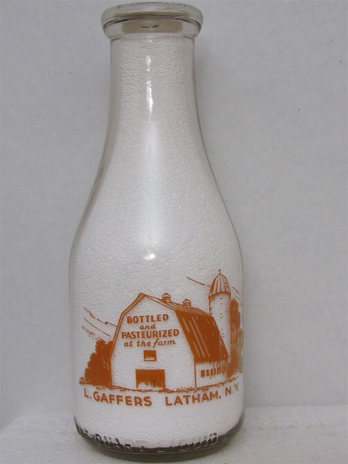 TRPQ Milk Bottle L Gaffers Dairy Farm Latham NY ALBANY COUNTY 1949 Barn Picture