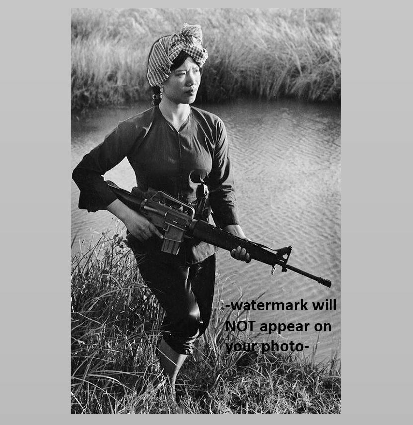 Vietnam War Female Viet Cong  Fighter PHOTO Carries M16 Rifle South Vietnam 72