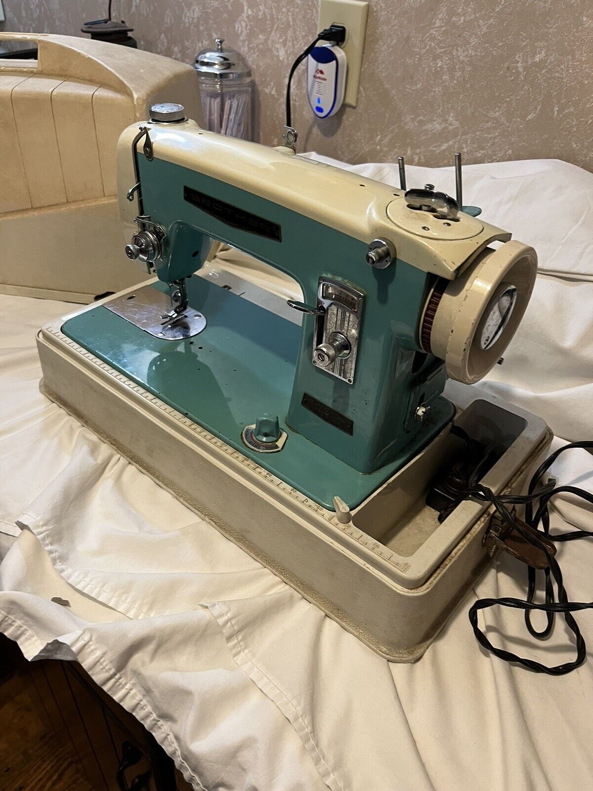 Vintage Brother Sewing Machine Japan HA6B2 Model 180 CITATION