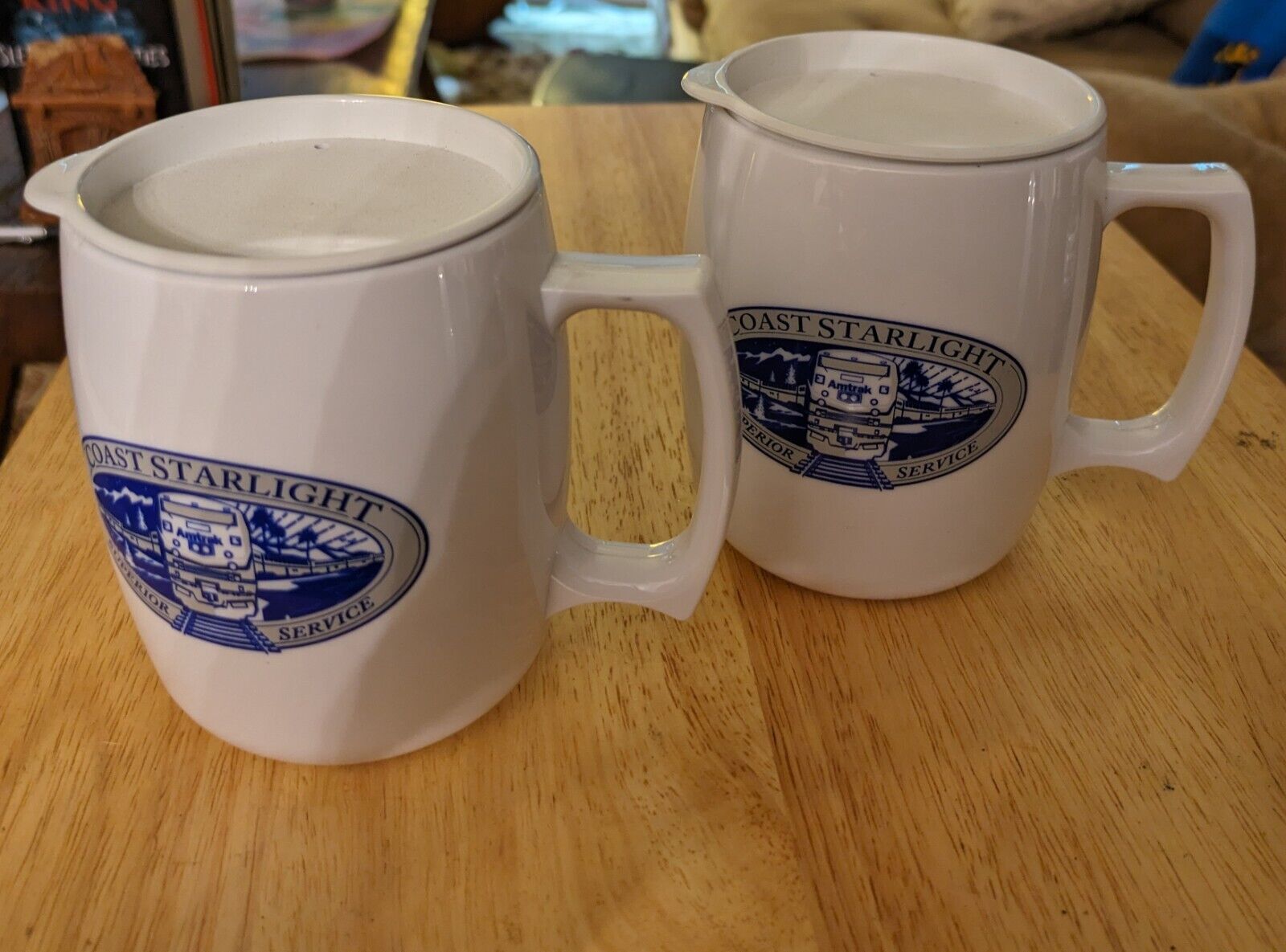 VTG Amtrak Train Coast Starlight Thermal Plastic Lidded Coffee Mugs
