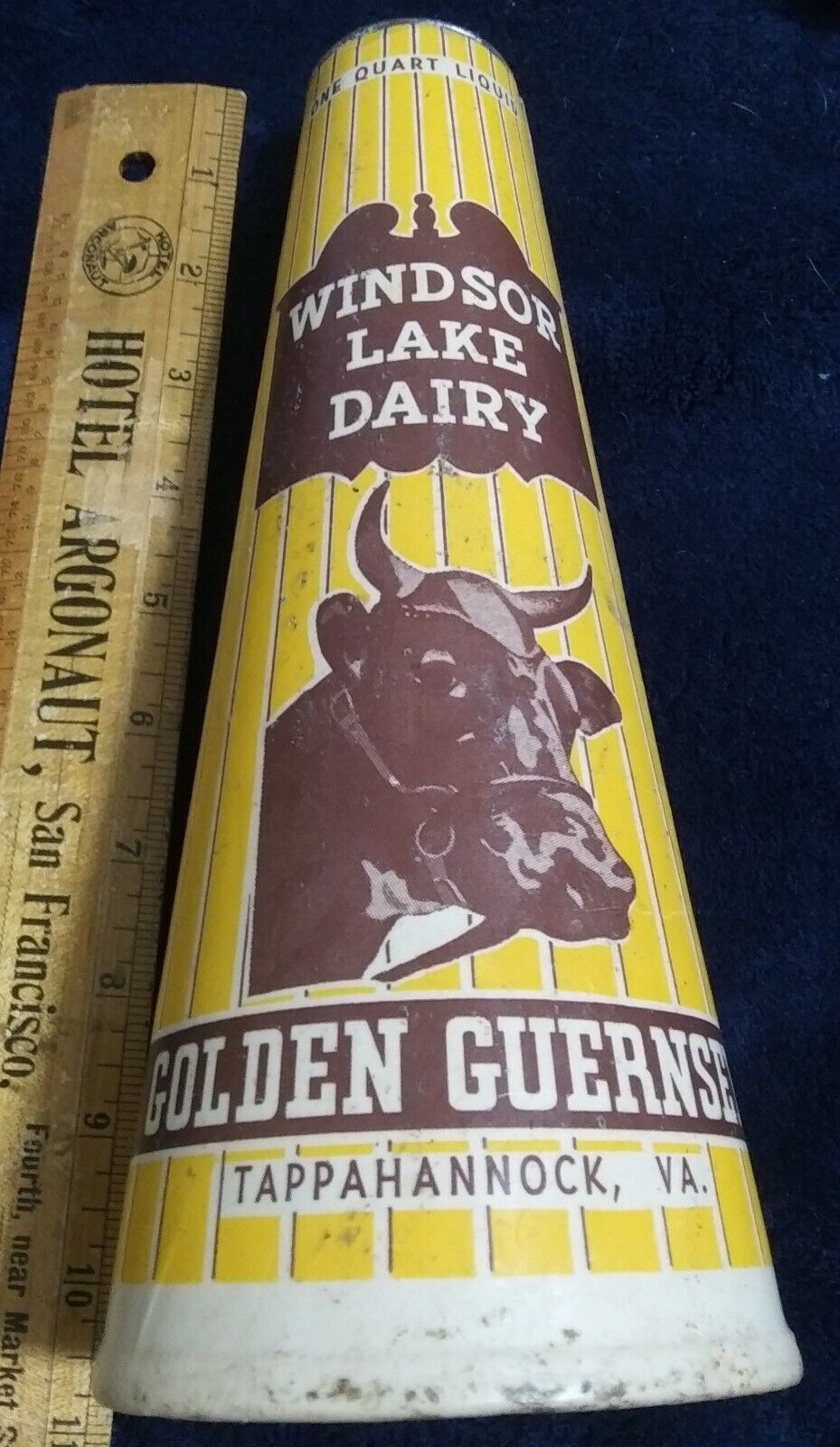 QUART Windsor Lake Dairy Golden Guernsey Milk Bottle Wax Kone Carton Virginia