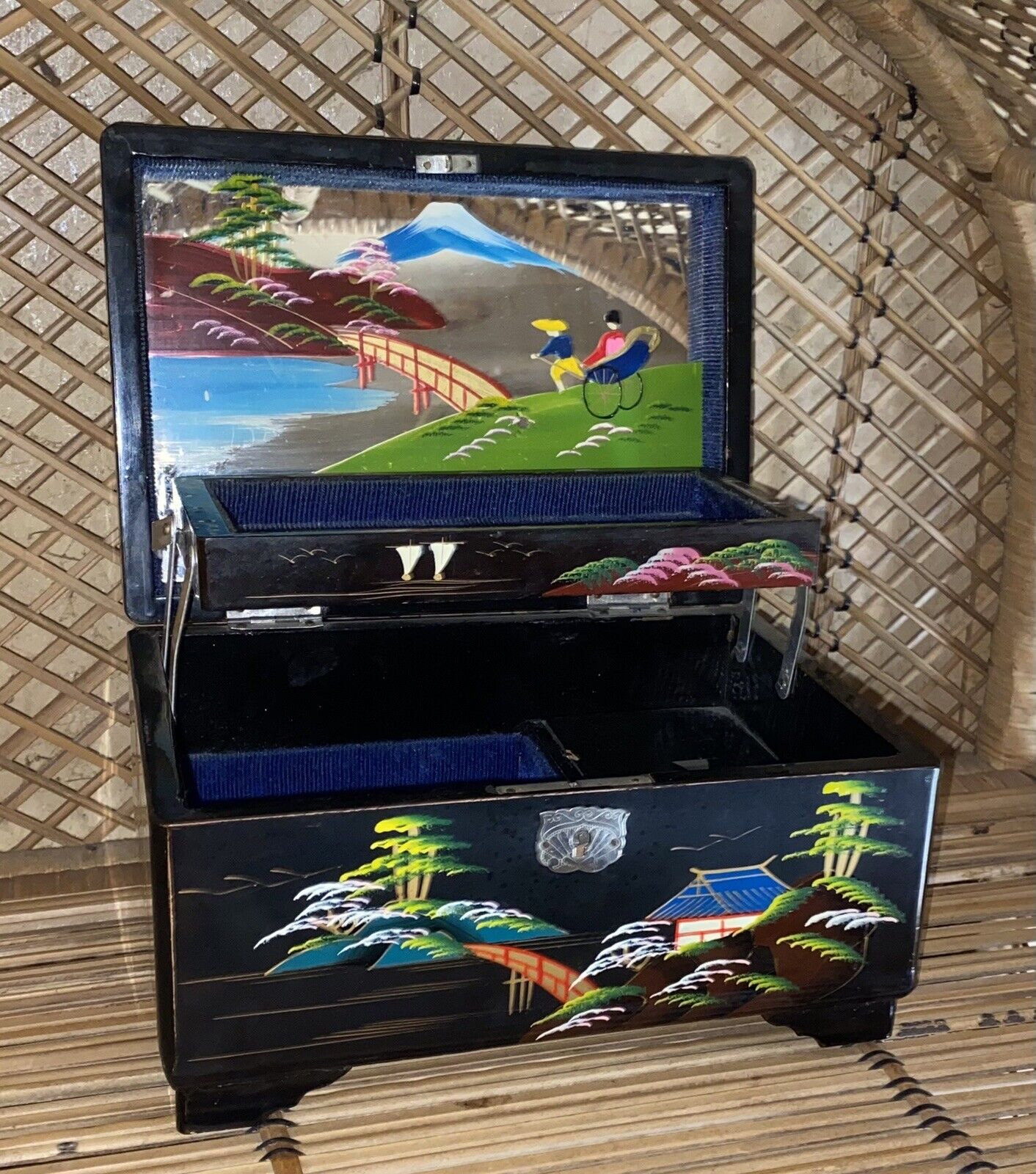 Vintage FUJI Made in Japan Lacquered Music Jewelry Box, Abalone Inlay, Mt. Fuji