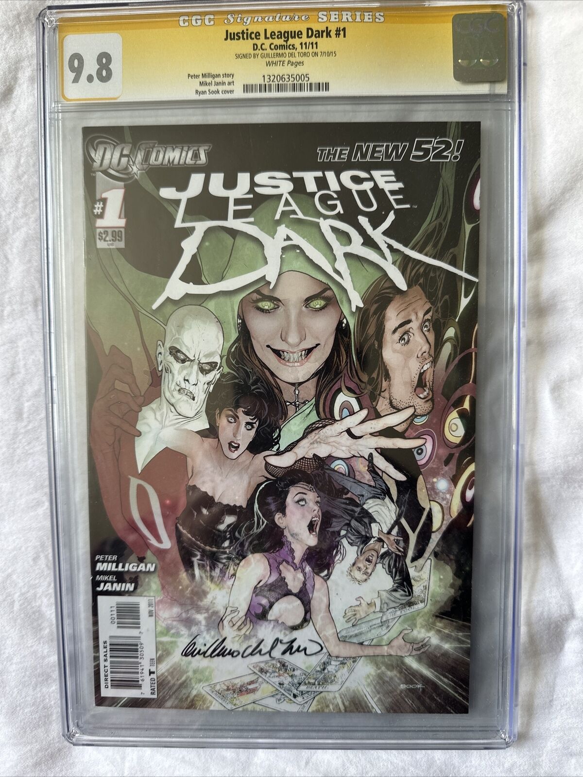 Justice League Dark (2011) #1 CGC 9.8 SS signed GUILLERMO DEL TORO - DC COMICS🔥