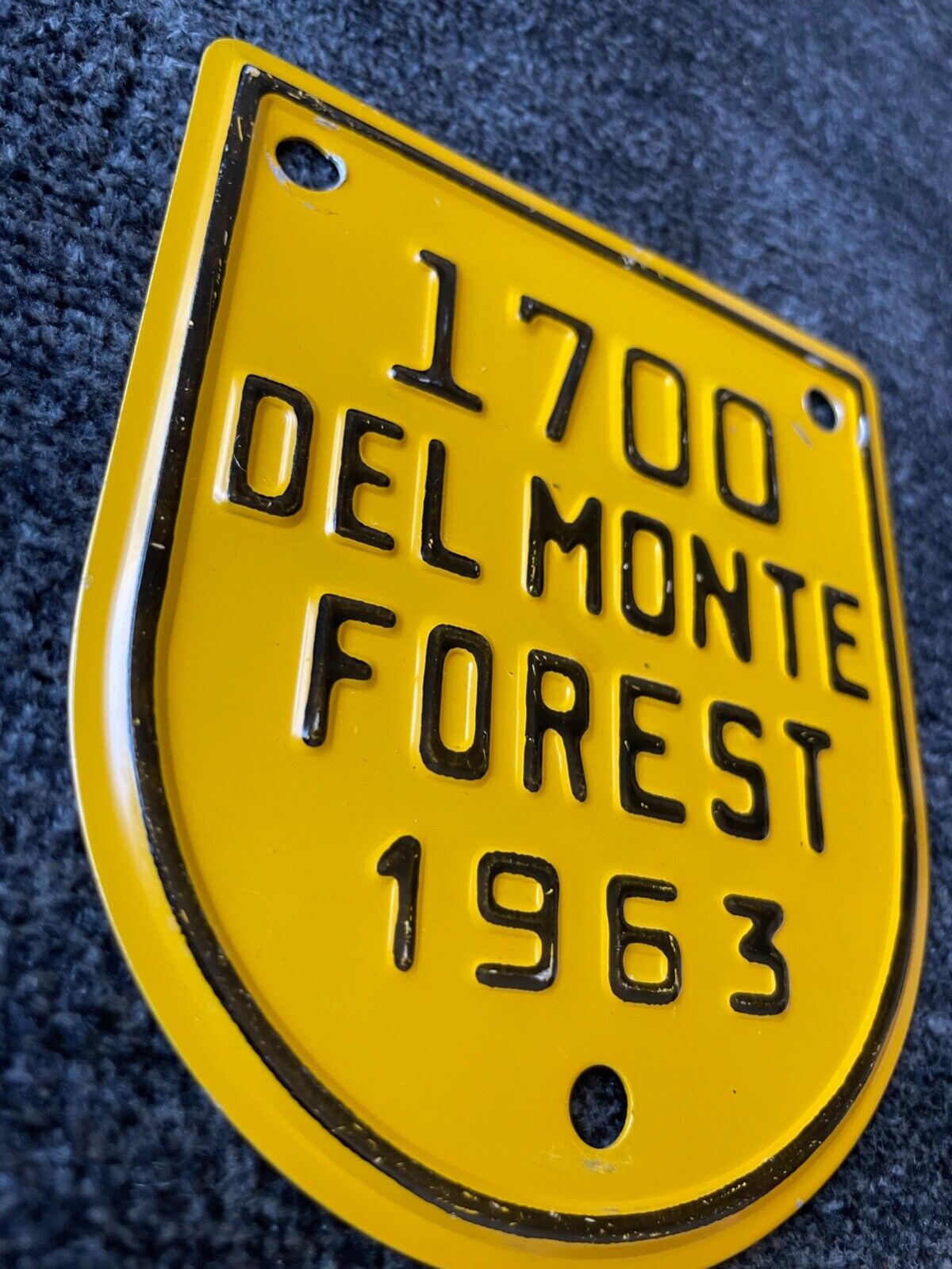 1963  EXCEEDINGLY RARE Del Monte Forest Gate Badge Pebble Beach Car Auto Plate