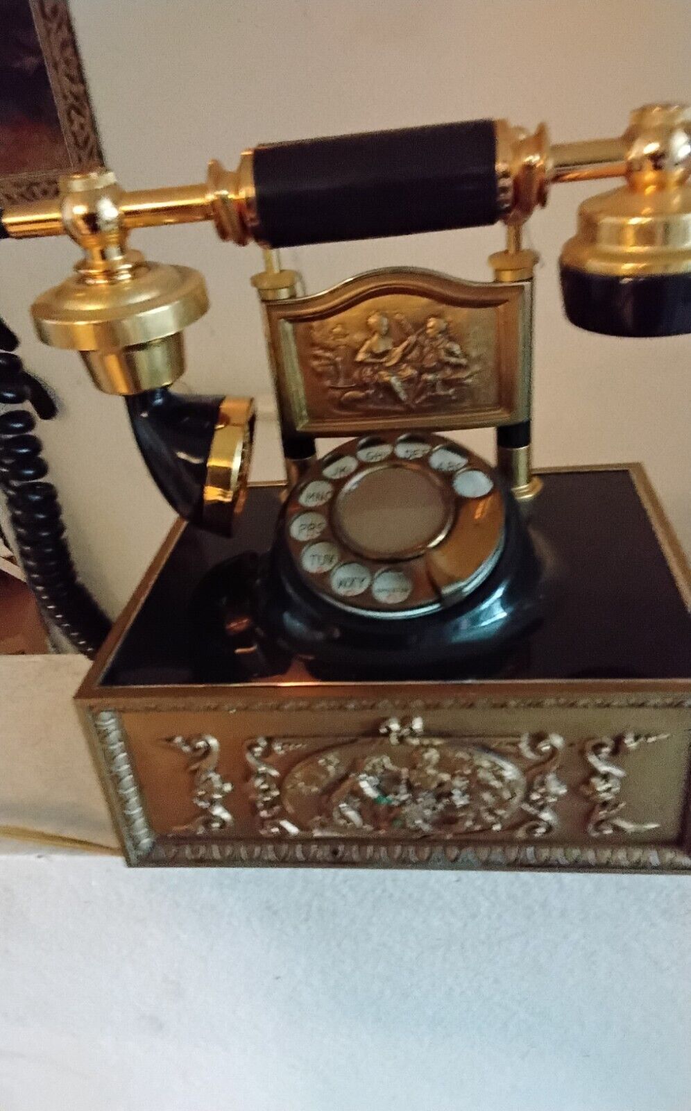 VINTAGE  ANTIQUE TELEPHONE  OUTSTANDING  IT WORKS