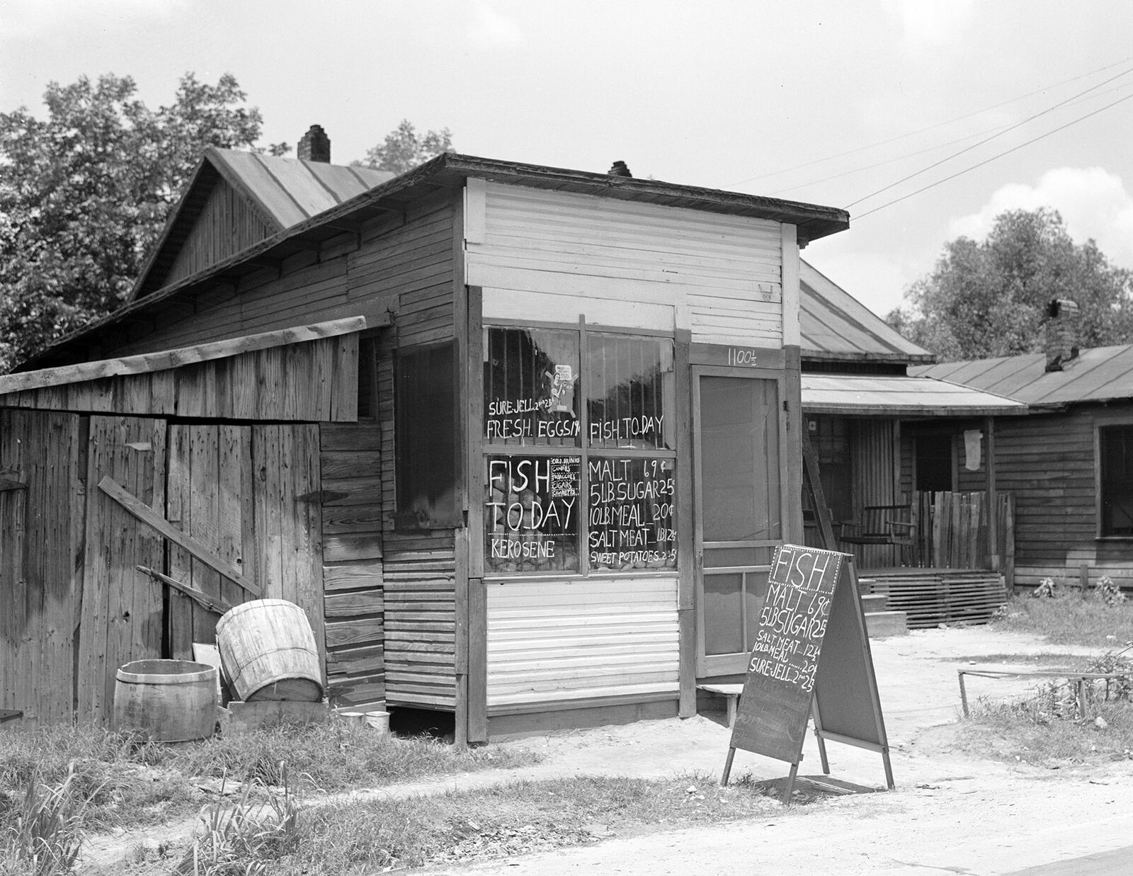 1939 Grocery Store, Laurel, Mississippi Vintage Old Photo 8.5\