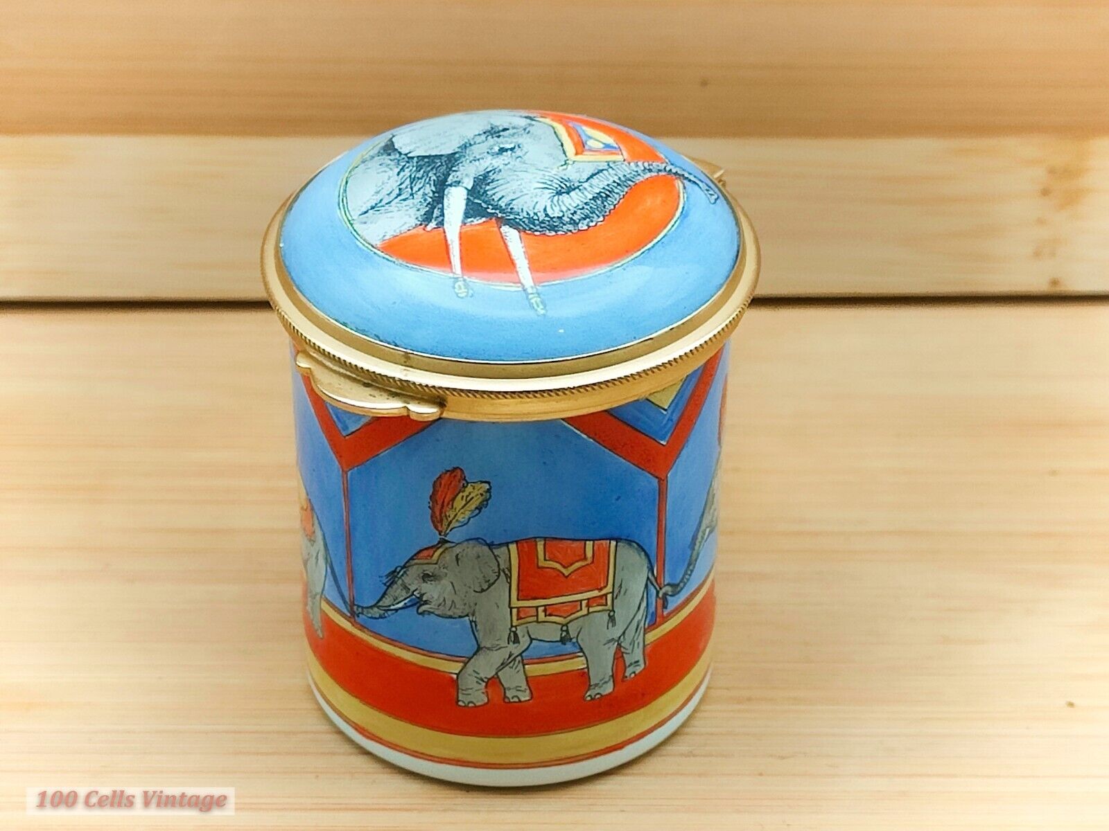 Circus Elephant Staffordshire Enamel (5cm)- Vintage Trinket/Pill/snuff Box-cma