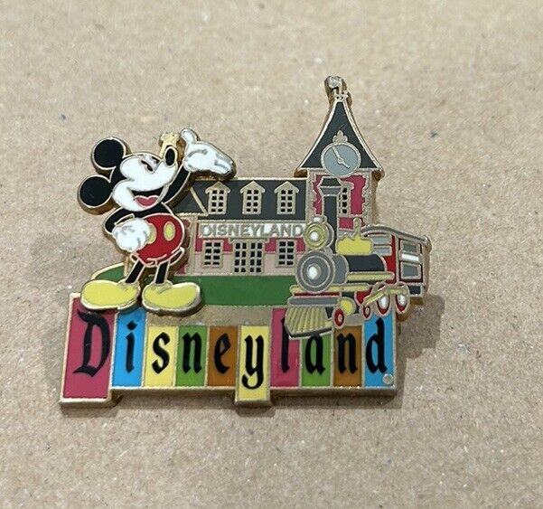 Disney Official Pin Disneyland Retro Collection Main Street U.S.A.Station Mickey