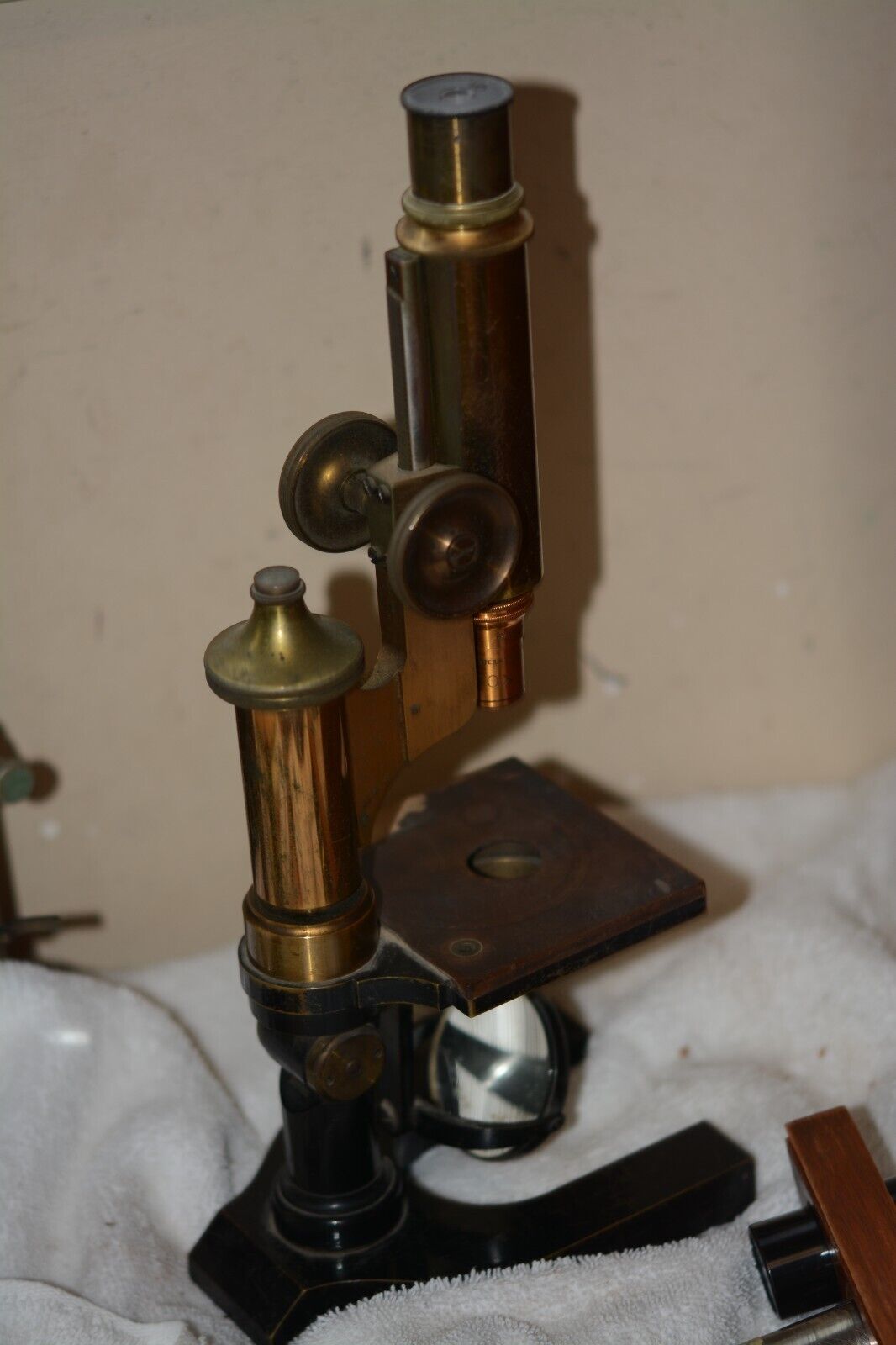 Microscope. Vintage Leitz Wetzlar Microscope W/Wooden Box and Lenses.