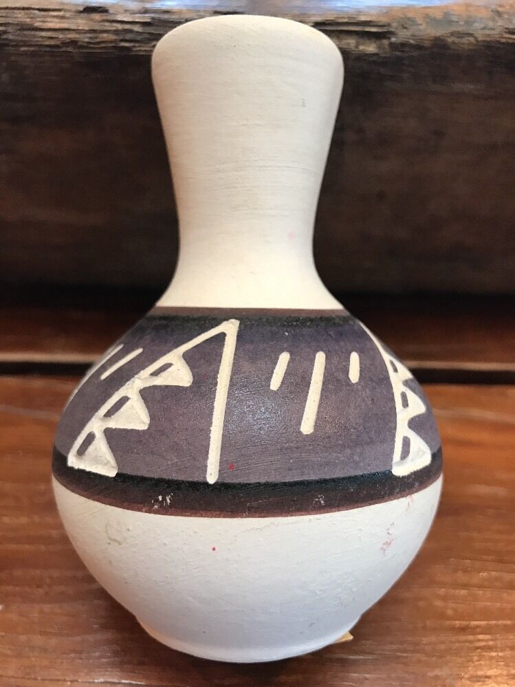 Sioux Pottery Small Vase Signed Coyotes 4\
