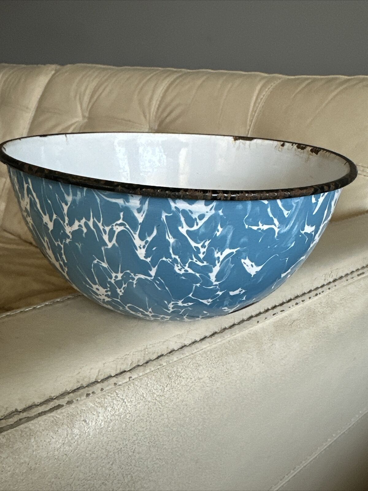 Antique Light Blue And White Large Swirl Enamelware Graniteware 8 1/2” Bowl