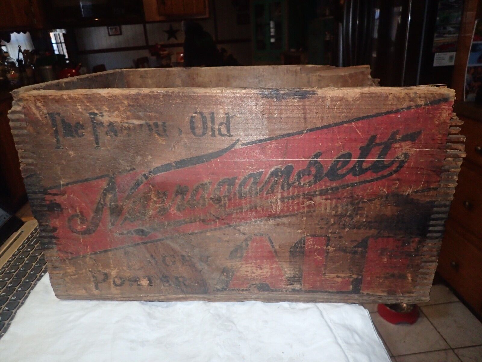 ANTIQUE 1940\'s NARRAGANSETT ALE BEER WOOD ADVERTISING BOX CRATE
