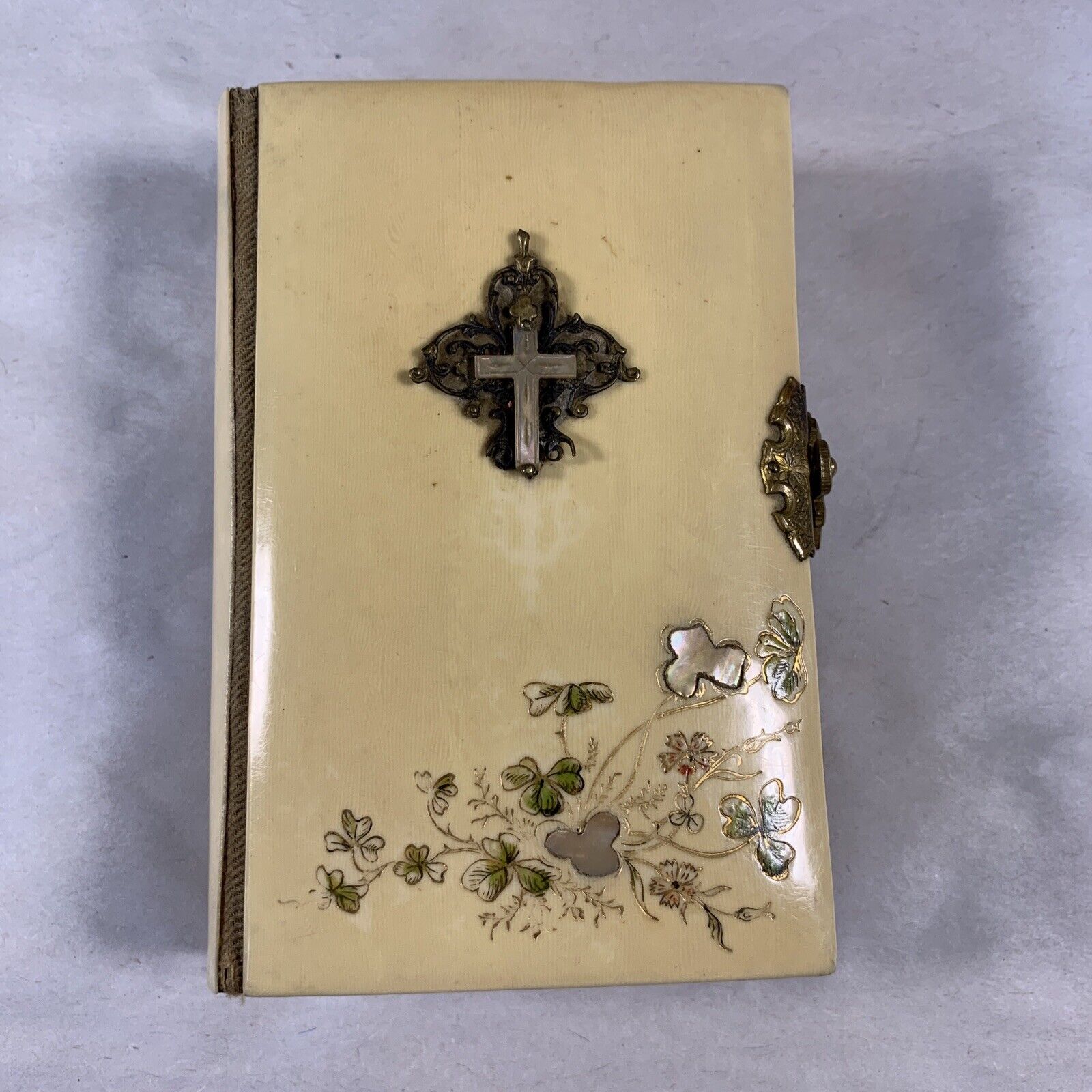 Antique 17 Feb 1901 Mother of Pearl German Prayer Book Mary 4.5” X 3” X 1”