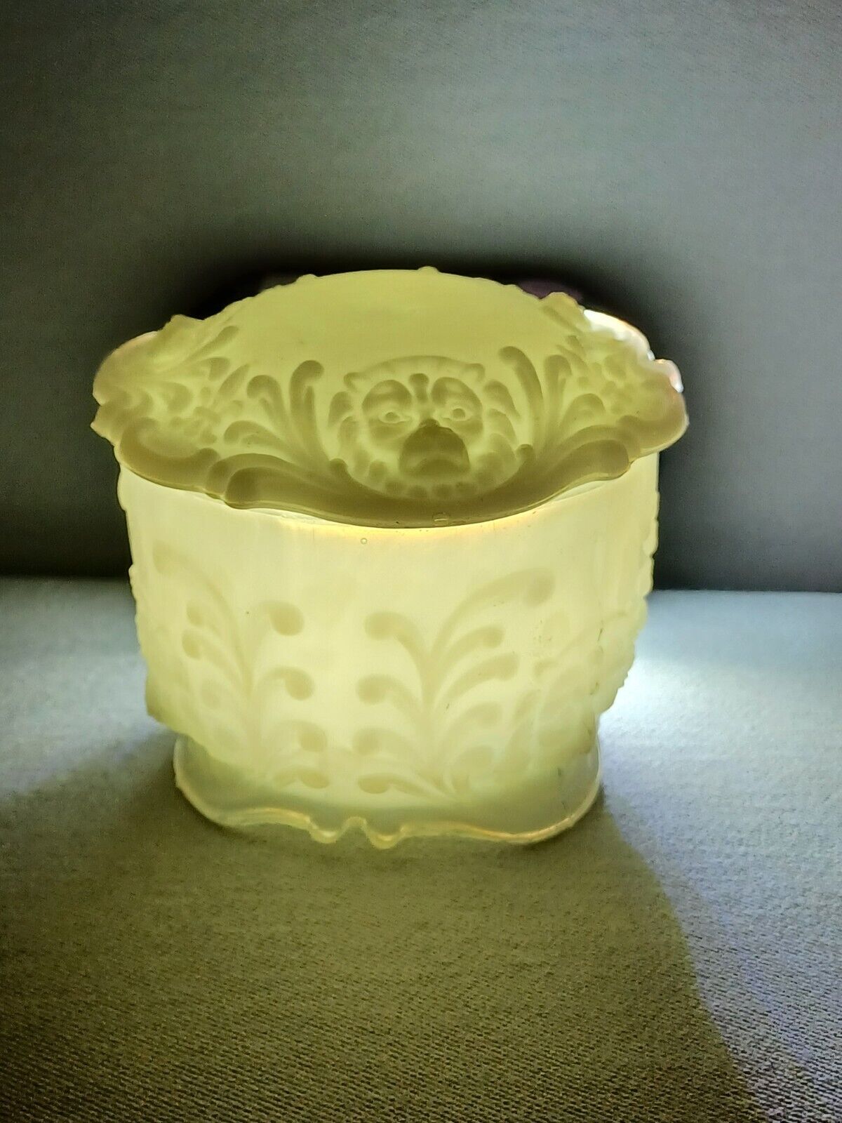 Milk Glass Victorian Art Nouveau Antique Lion Head Trinket Jar/Box