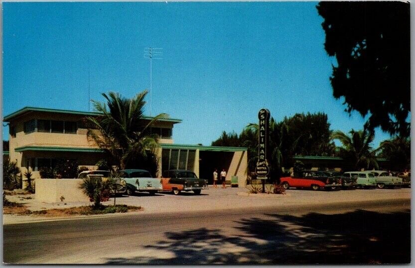 St. Petersburg Beach, Florida Postcard THE SHALIMAR MOTEL / 1950s Cars / Unused