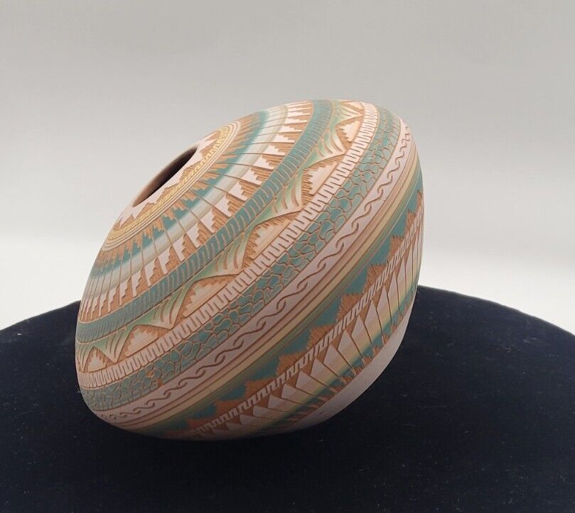 Navajo Seed Pot. Beautifully Etched And  Signed  By Susie Charlie REDUCED