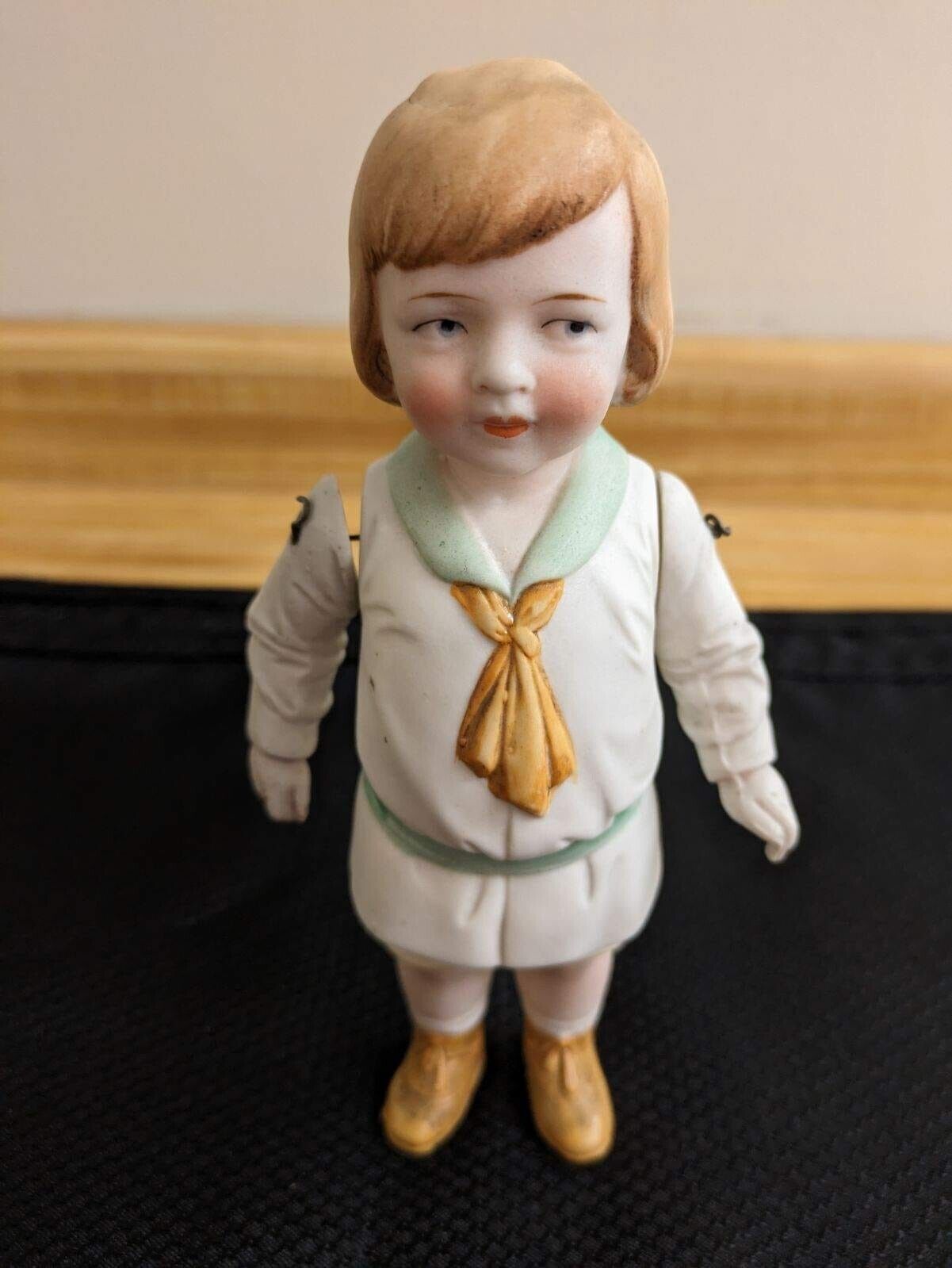 Vtg. bisque girl doll figurine. German?