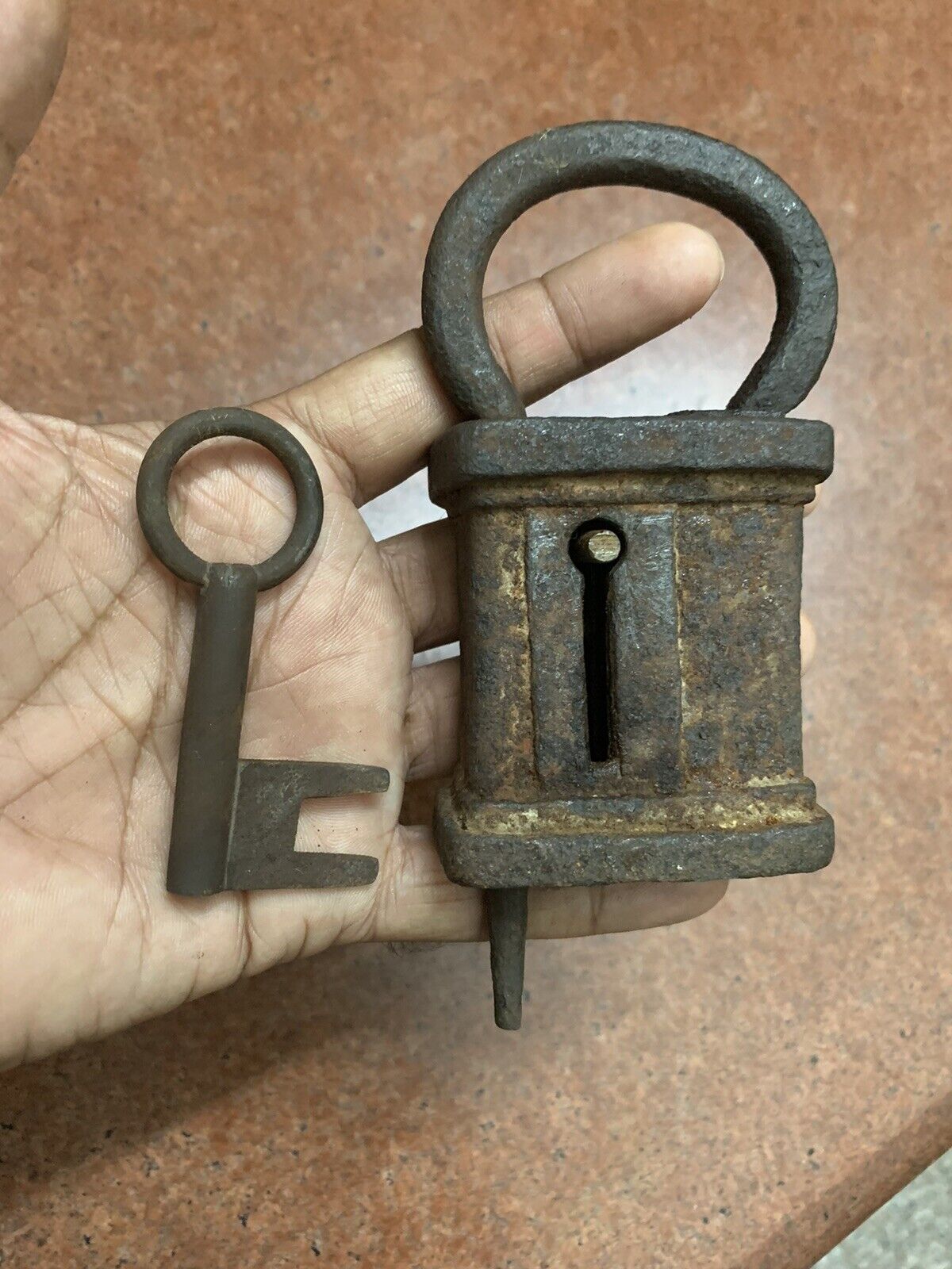 17th C iron primitive padlock lock w/ key MOST RARE & EARLY,  old or antique.