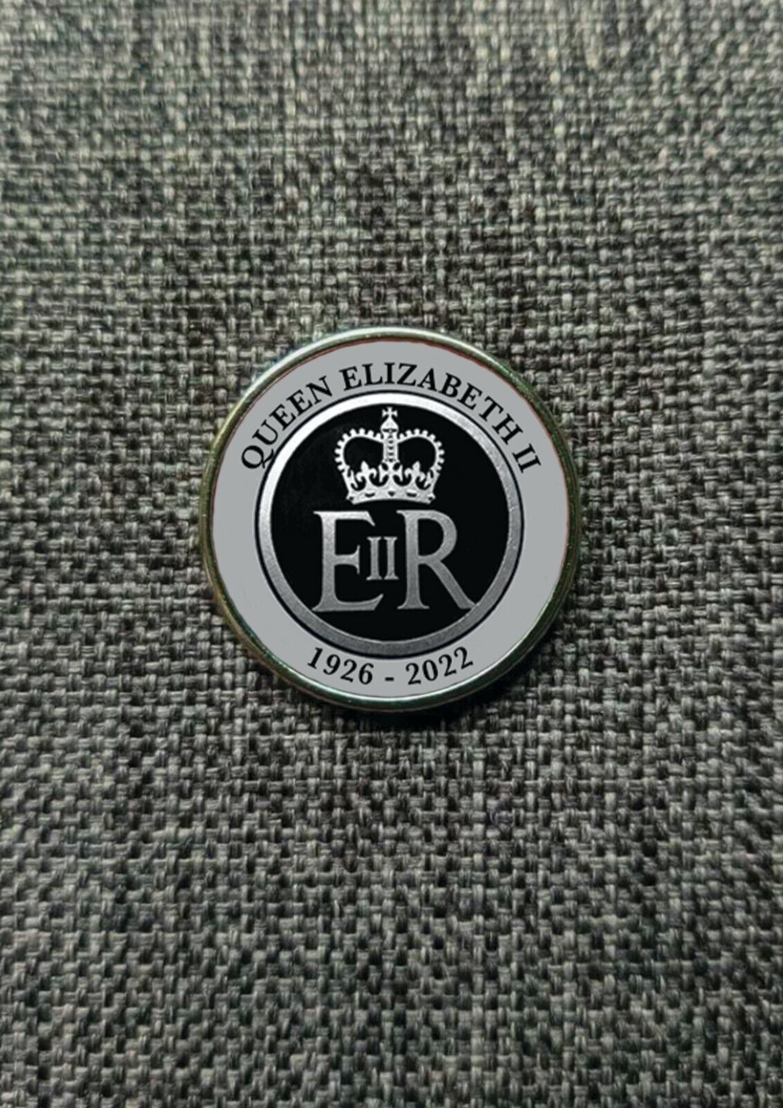 Her Majesty The Queen Memorial 1926-2022 Lapel Pin Badge 25mm