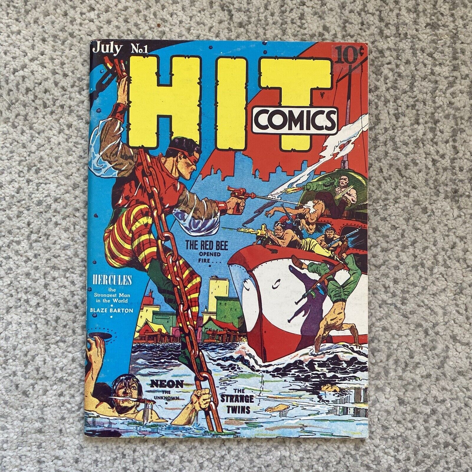 Hit Comics # 1 - Red Bee - Hercules - Neon - Strange Twins - Flashback - 1940
