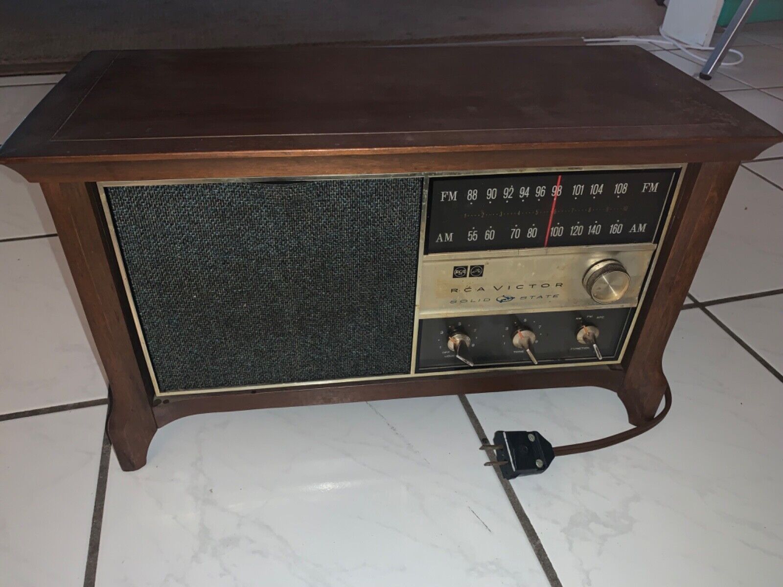 Vintage RCA Victor radio