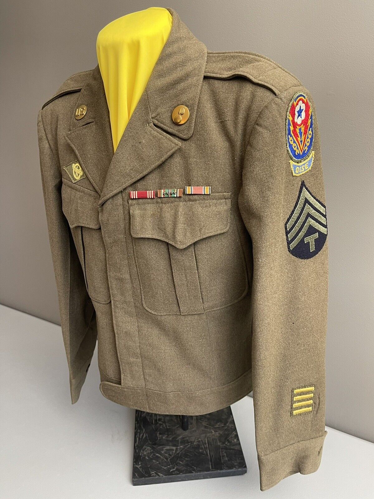 WWII U.S. Army Uniform, Ike Jacket ETO Communications OISE Zone Tab & 9th Army