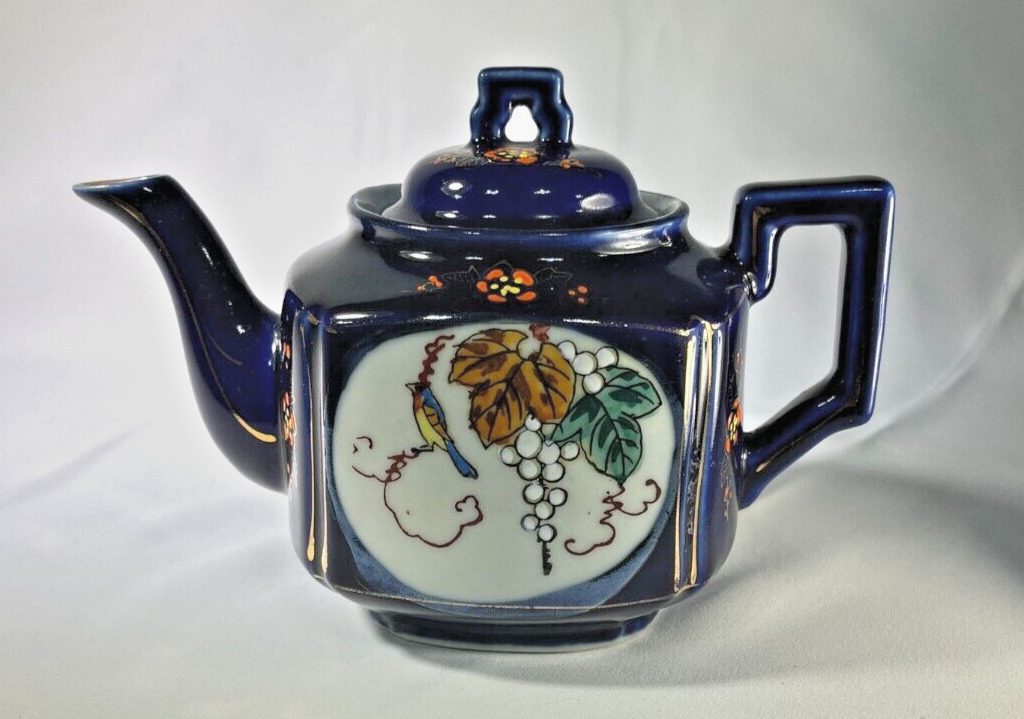 Antique 1933-34 Chicago Worlds Fair Oriental Style China Tea Pot. Made in Japan