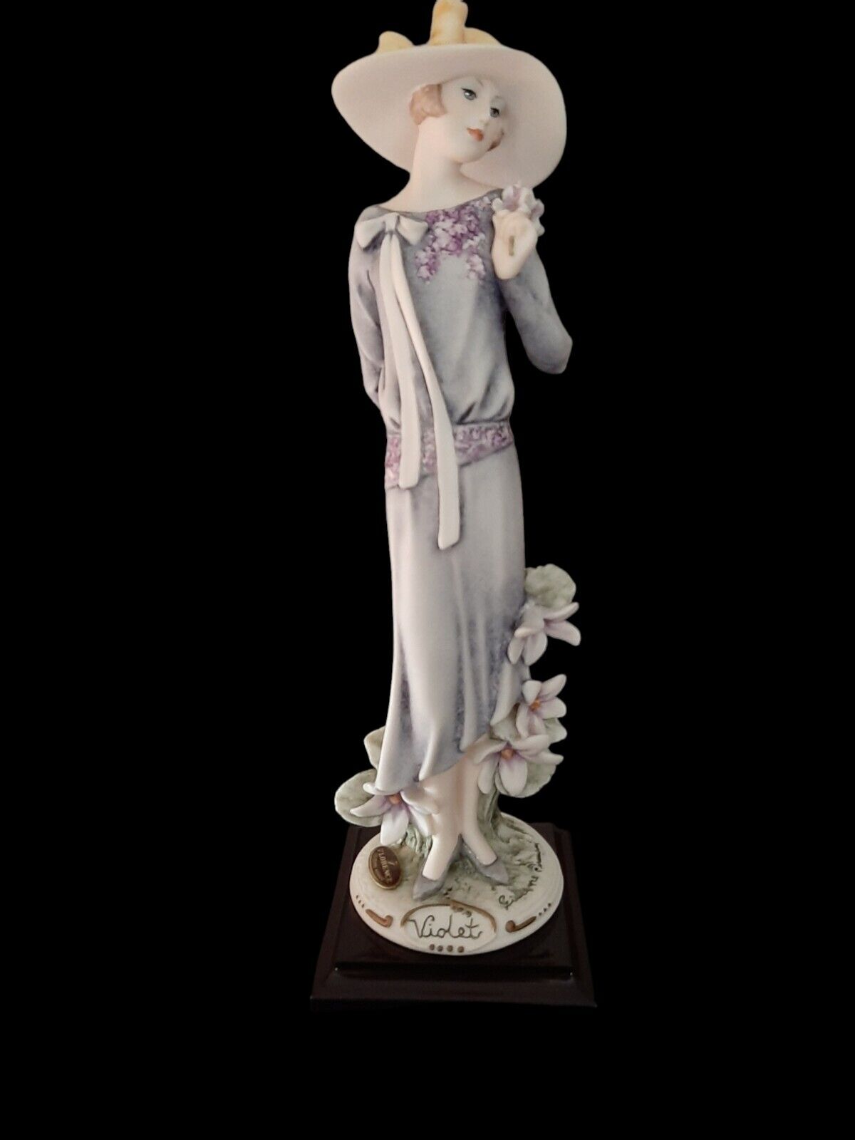   Guiseppe Armani  Figurine. Violet 1737C No Box.