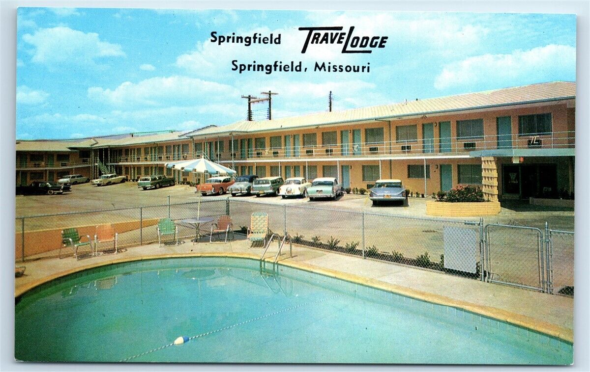 Postcard Springfield Travelodge, Springfield, Missouri classic cars pool H101