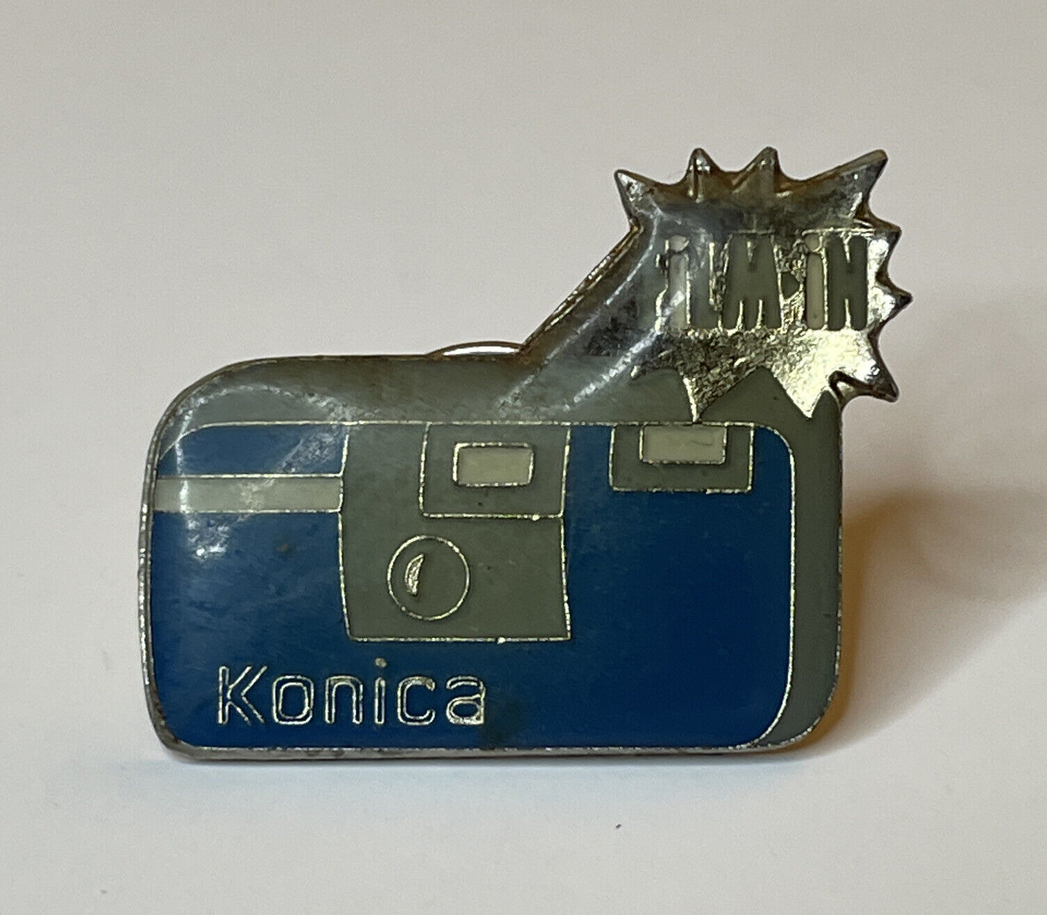 Konica Camera Brand Pin Badge Vintage - Film In Flair Photo Badge