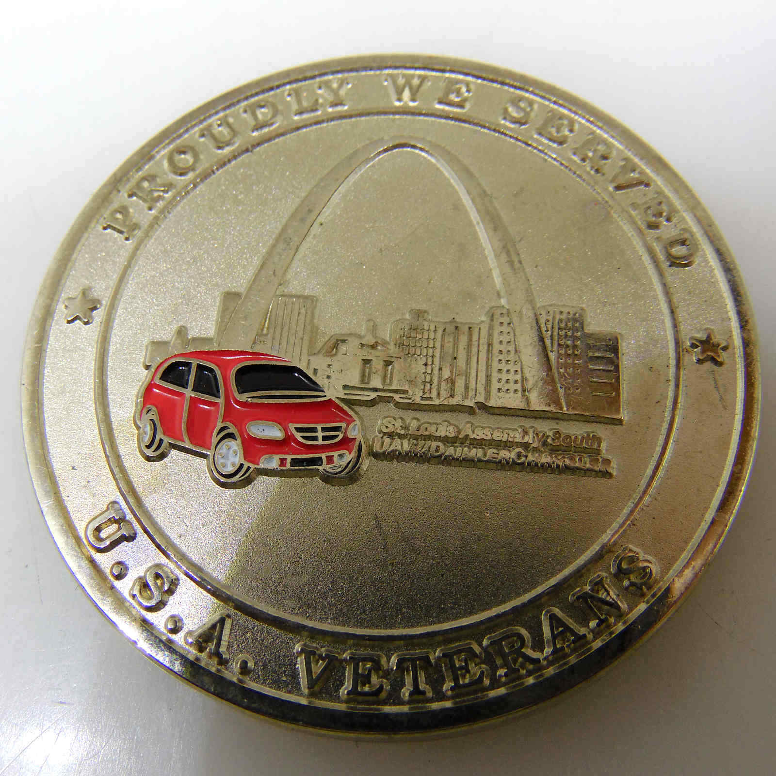U.S.A. VETERANS PROUDLY WE SERVED CHALLENGE COIN