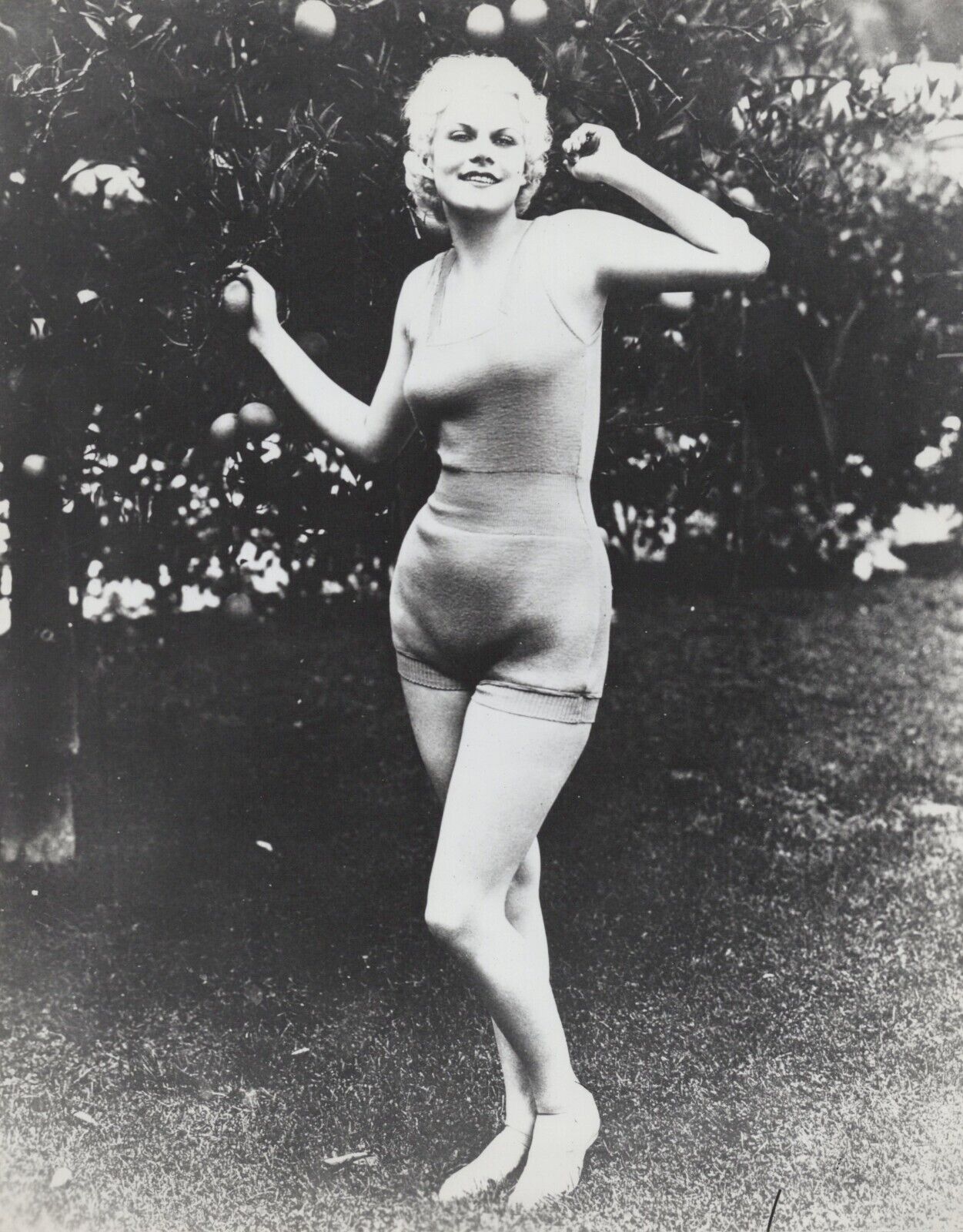 Jean Harlow (1950s) ⭐🎬 Seductive Leggy Cheesecake - Alluring Pose Photo K 207