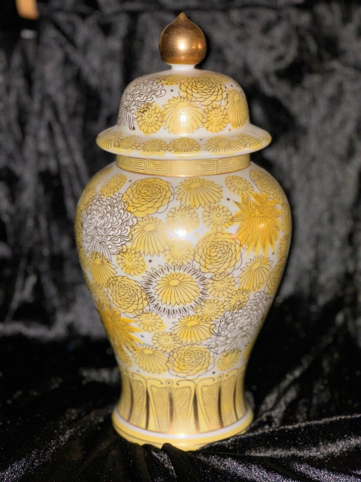 1960s Kutani Japan Porcelain Lidded Ginger Jar, Yellow /Gold  Chrysanthemum 