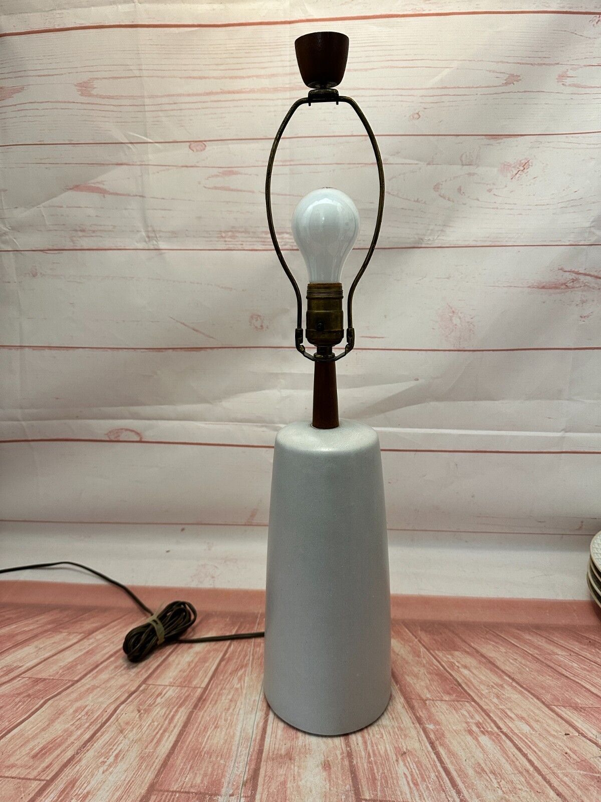 Vintage Jane Gordon Martz Pottery Ceramic Teak Table Lamp Gray Mid Century MCM
