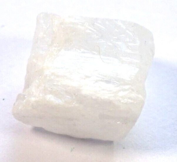 NATURAL WHITE PETALITE PIECE -  1.7 x 1.5 x 1.3  cms 4.97 gms - heart chakra #D