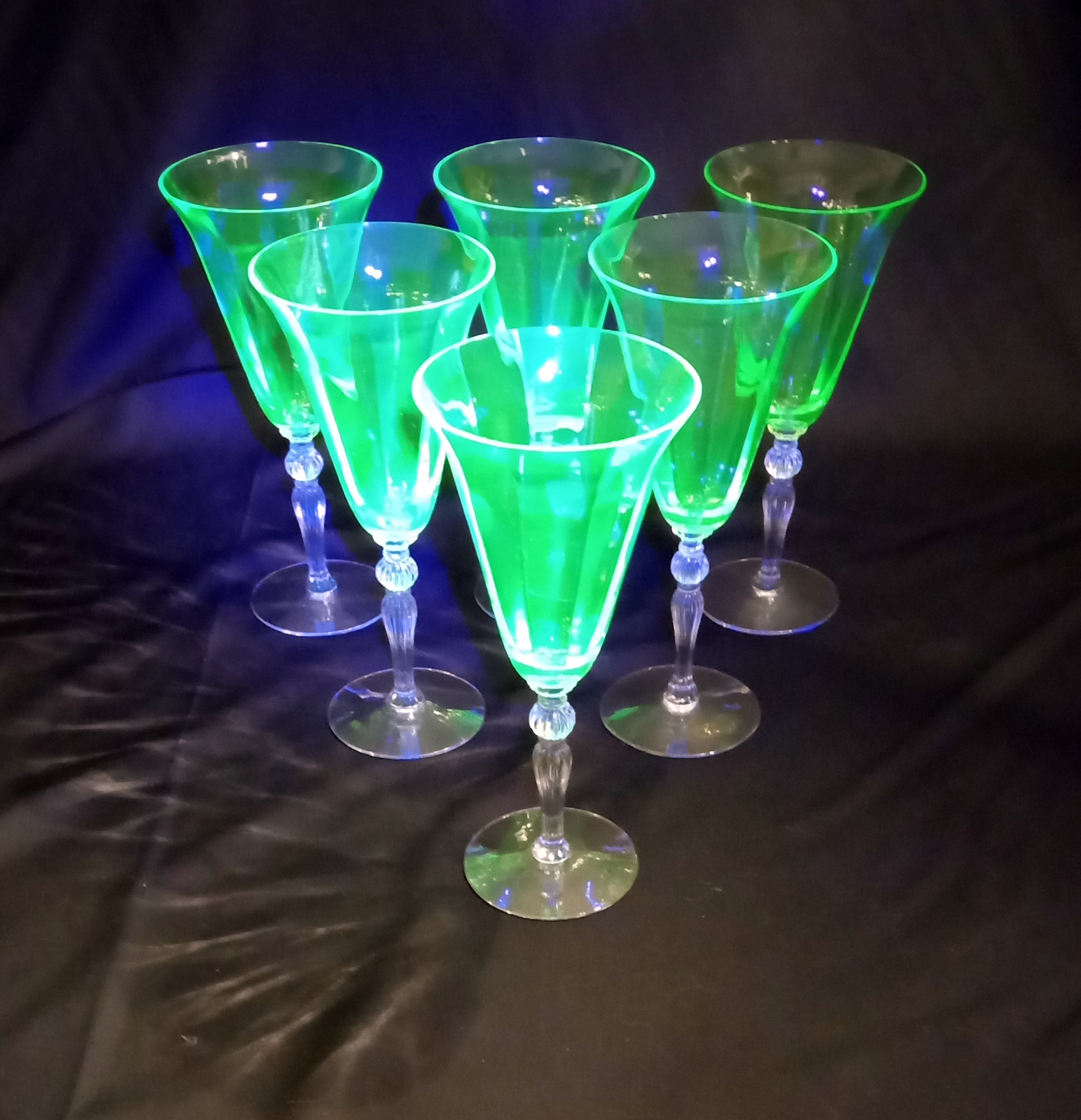 Cambridge Water Goblets 3035 Glass VTG 1940\'s UV Reactive Uranium